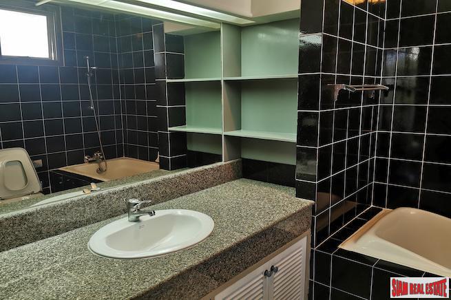 Spacious Two Bedroom Apartment for Rent with Two Balconies in Low Density Building - Phrom Phong-9