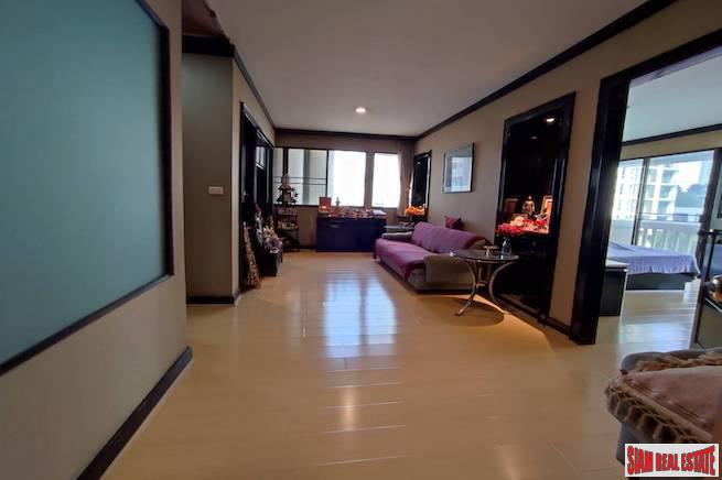 Mano Tower | A Rare Size Two Bedroom + 1 Study room Condo for Sale on Sukhumvit 39-10