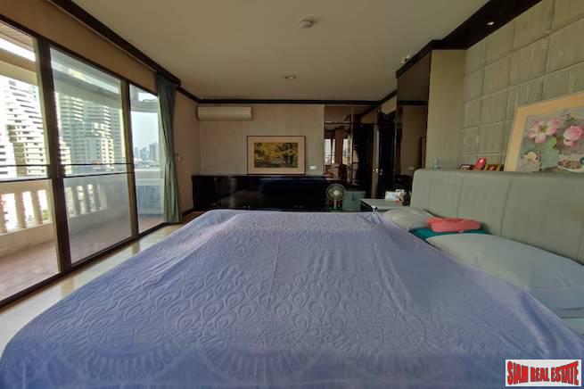 Mano Tower | A Rare Size Two Bedroom + 1 Study room Condo for Sale on Sukhumvit 39-11