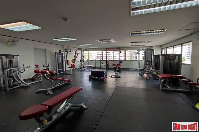 Mano Tower | A Rare Size Two Bedroom + 1 Study room Condo for Sale on Sukhumvit 39-6