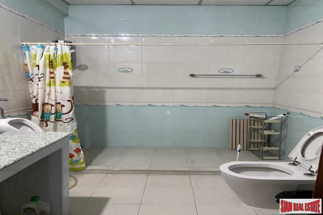 Spacious Three Bedroom, Three Storey House for Rent only 800 Meters from BTS Ekkamai-10