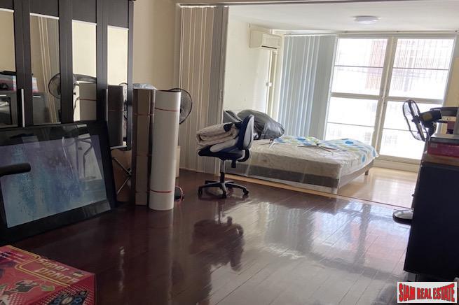 Spacious Three Bedroom, Three Storey House for Rent only 800 Meters from BTS Ekkamai-3