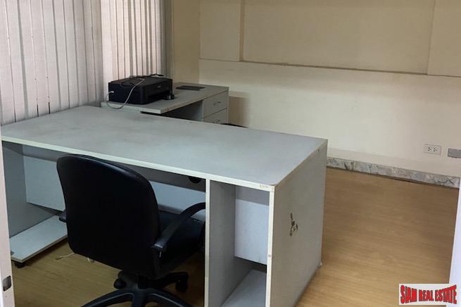 Spacious Three Bedroom, Three Storey House for Rent only 800 Meters from BTS Ekkamai-5
