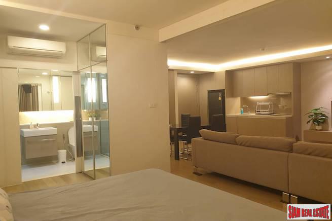 Mode Sukhumvit 61 | Big One Bedroom for Rent in a Low Rise Building Near BTS Ekkamai-14