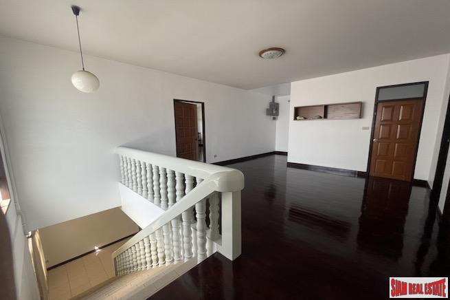 Extra Large Three Bedroom Detached House for Rent in the Heart of the City - Thong Lo-9