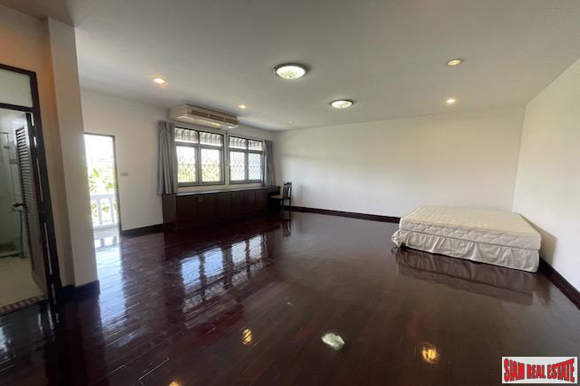 Extra Large Three Bedroom Detached House for Rent in the Heart of the City - Thong Lo-10