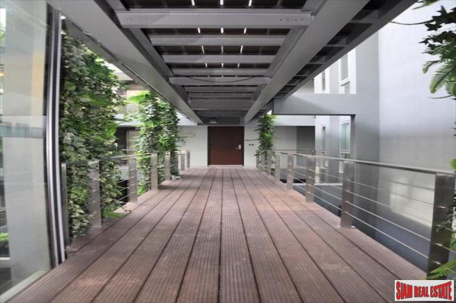 Quad Silom | Large One Bedroom Condo only 50m to BTS Chong Nonsi-3
