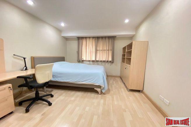 Royal Castle Sukhumvit 39 | Spacious Three Bedroom Condo with Built-in Furniture for Sale in Phrom Phong-8