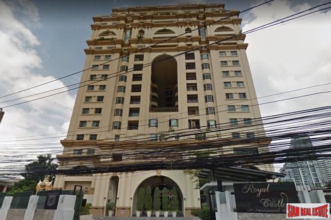 Royal Castle Sukhumvit 39 | Spacious Three Bedroom Condo with Built-in Furniture for Rent in Phrom Phong-17