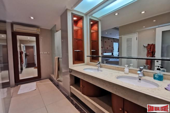 Sukhumvit Casa Condominium | Special Penthouse Unit for Sale with Views of the Benjakiti Lake and the Forest Park-13