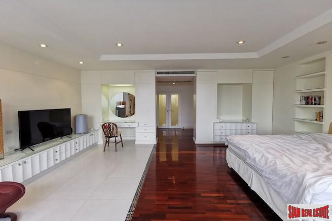 Sukhumvit Casa Condominium | Special Penthouse Unit for Sale with Views of the Benjakiti Lake and the Forest Park-7