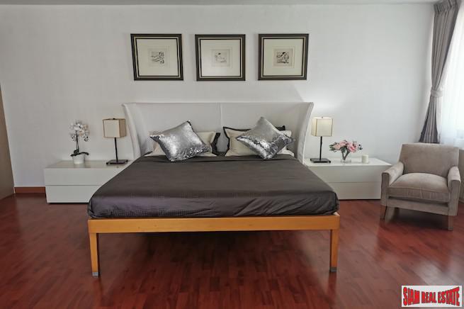Las Colinas | Elegant & Spacious Two Bedroom Condo for Sale in Asoke-12