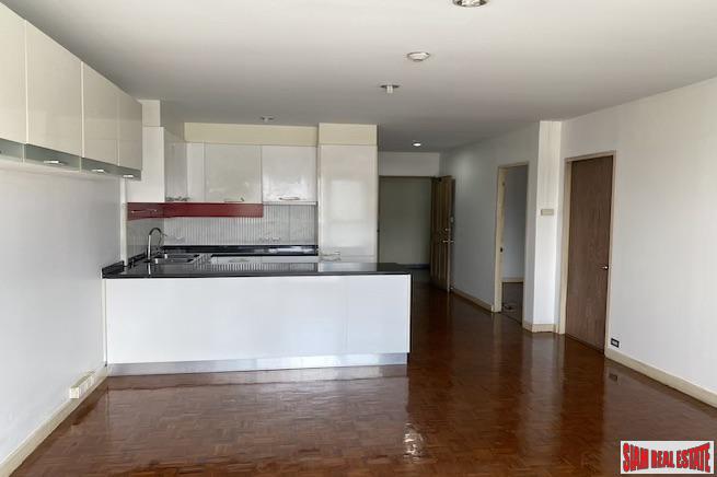 Baan Sukhumvit 36 | Large Two Bedroom Condo for Sale in Thong Lo with Unblocked City Views-11