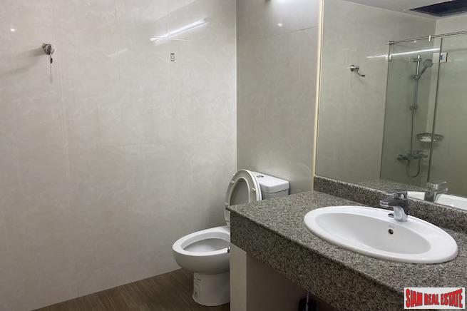 Baan Sukhumvit 36 | Large Two Bedroom Condo for Sale in Thong Lo with Unblocked City Views-16