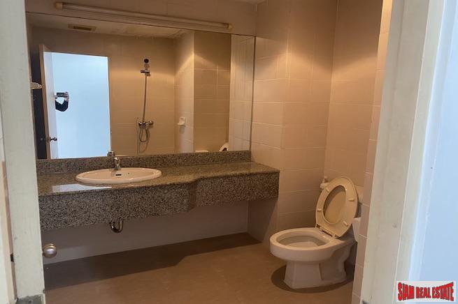Baan Sukhumvit 36 | Large Two Bedroom Condo for Rent in Thong Lo with Unblocked City Views-4