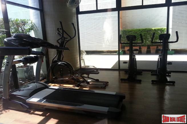 Richmond Palace Condominium | Bright & Peaceful Three Bedroom Corner Unit for Sale in Phrom Phong-22