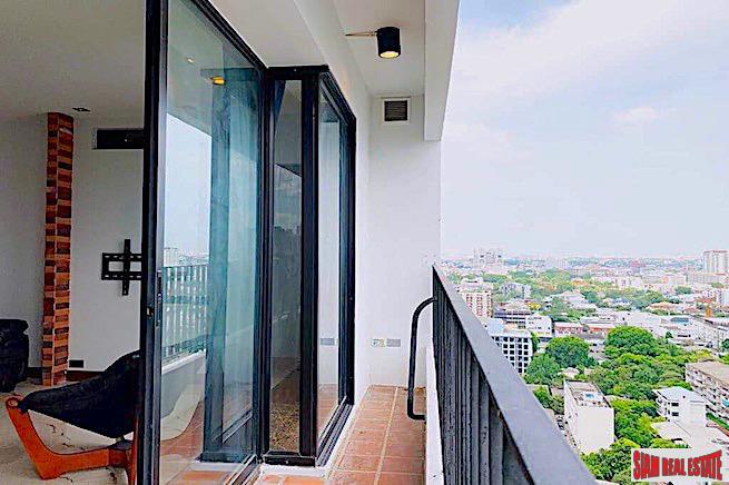 Icon 3 | Newly Renovated One Bedroom Condo on 21st Floor for Sale in Thong Lo-0