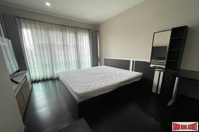 Noble Remix Sukhumvit 36 | Newly Renovated One Bedroom Condo for Sale in a Great Location - Building Connected to BTS Thong Lo-13