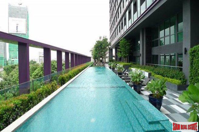 Noble Remix Sukhumvit 36 | Newly Renovated One Bedroom Condo for Sale in a Great Location - Building Connected to BTS Thong Lo-4