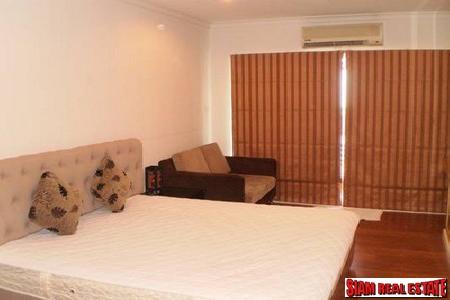 Cozy living of Studio unit, 1 Bathroom, on 16th floor at Grand Park View Asok, Sukhumvit 21-2