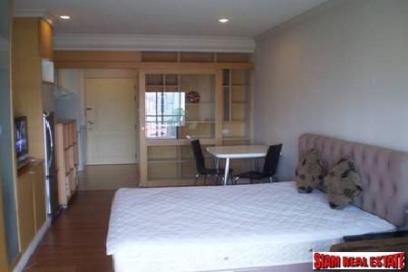 Cozy living of Studio unit, 1 Bathroom, on 16th floor at Grand Park View Asok, Sukhumvit 21-3
