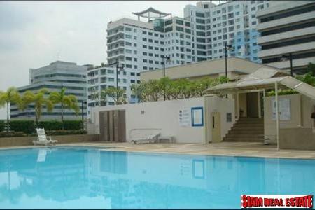 Cozy living of Studio unit, 1 Bathroom, on 16th floor at Grand Park View Asok, Sukhumvit 21-6