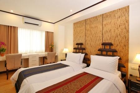 Saranjai Condominium | Impressive 3 Bedroom Sukhumvit Condo with Scenic Roof Garden-4