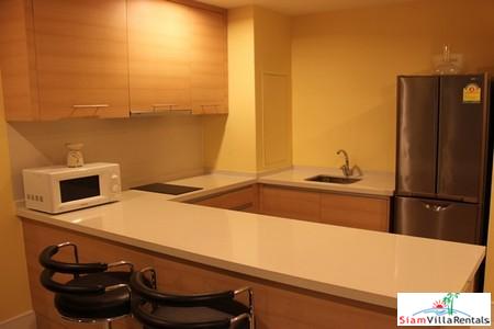 One Bedroom Apartment in Contemporary, Spanish-Style Complex on Sukhumvit 22-5