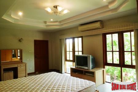 Anuphas Golf Ville | Three Bedroom Mountain View House with Pool in Kathu-12