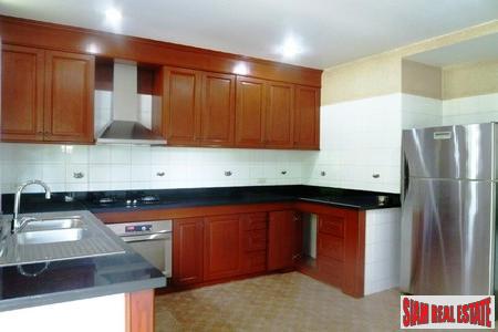 Anuphas Golf Ville | Three Bedroom Mountain View House with Pool in Kathu-4