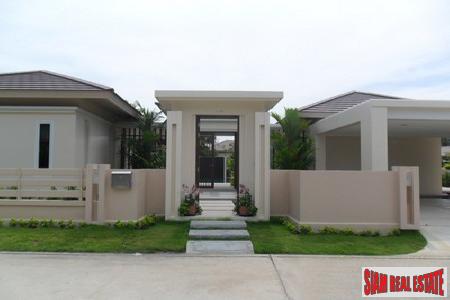 Luxury Three-Bedroom Pool Villas in Boat Lagoon Development-2