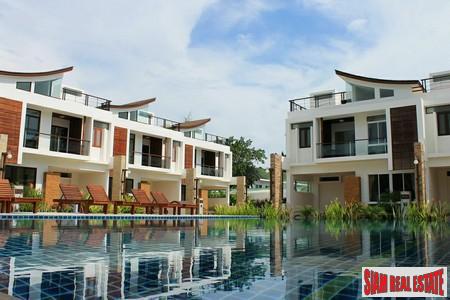 Three-Bedroom Townhomes with Jacuzzi Roof Terraces in Rawai-0