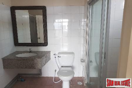 Witthayu Complex | Large Two Bedroom Condo for Sale Near Phloen Chit BTS-12