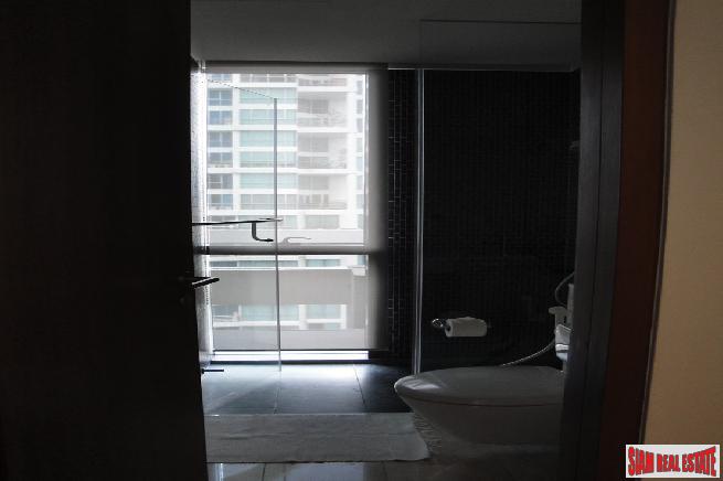 RENTED Two Minutes Walk To Radjadamri BTS Station,-15