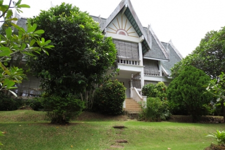 Three Bedroom Villa on Soi Naya close to Nai Harn Beach-0