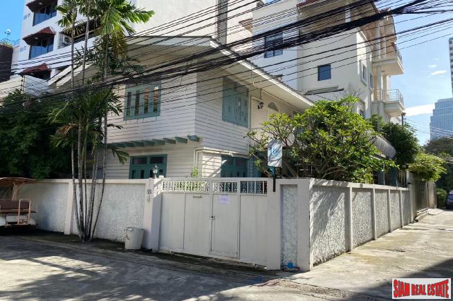 Three Bedroom 300 square meter Private House for Rent at Nana BTS-0