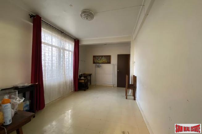 Three Bedroom 300 square meter Private House for Rent at Nana BTS-15